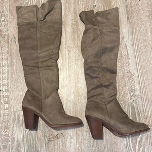 Tall boots taupe
